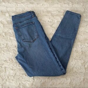 Gap Blue Light Wash True Skinny Jeans Size 28